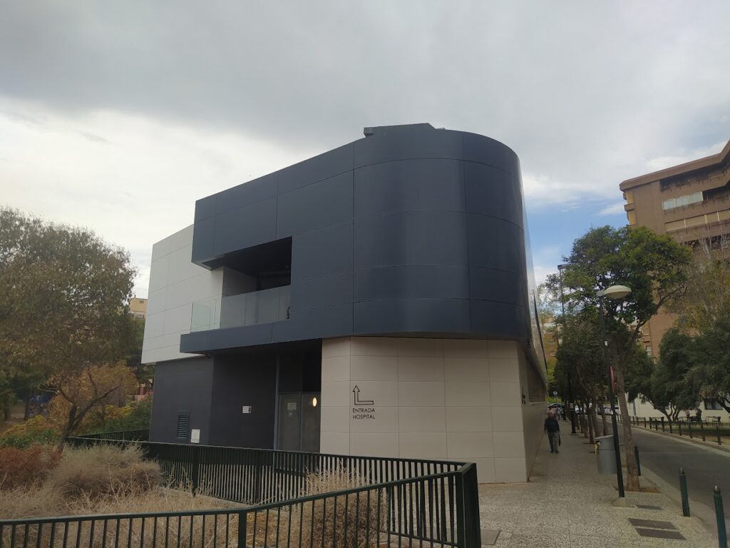 Fachada ligera de composite en Zaragoza