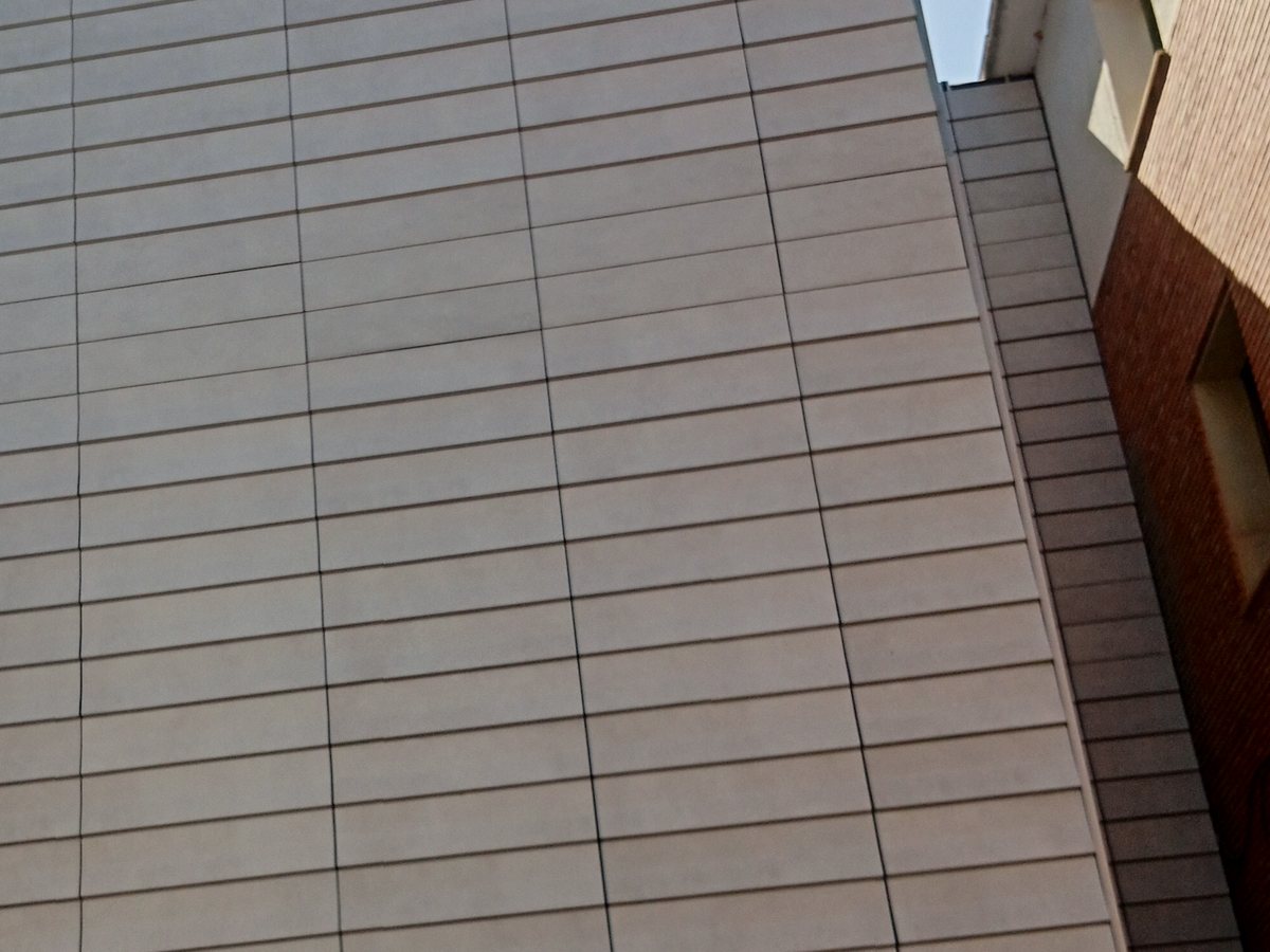 Detalle del despiece de placa de una fachada ventilada
