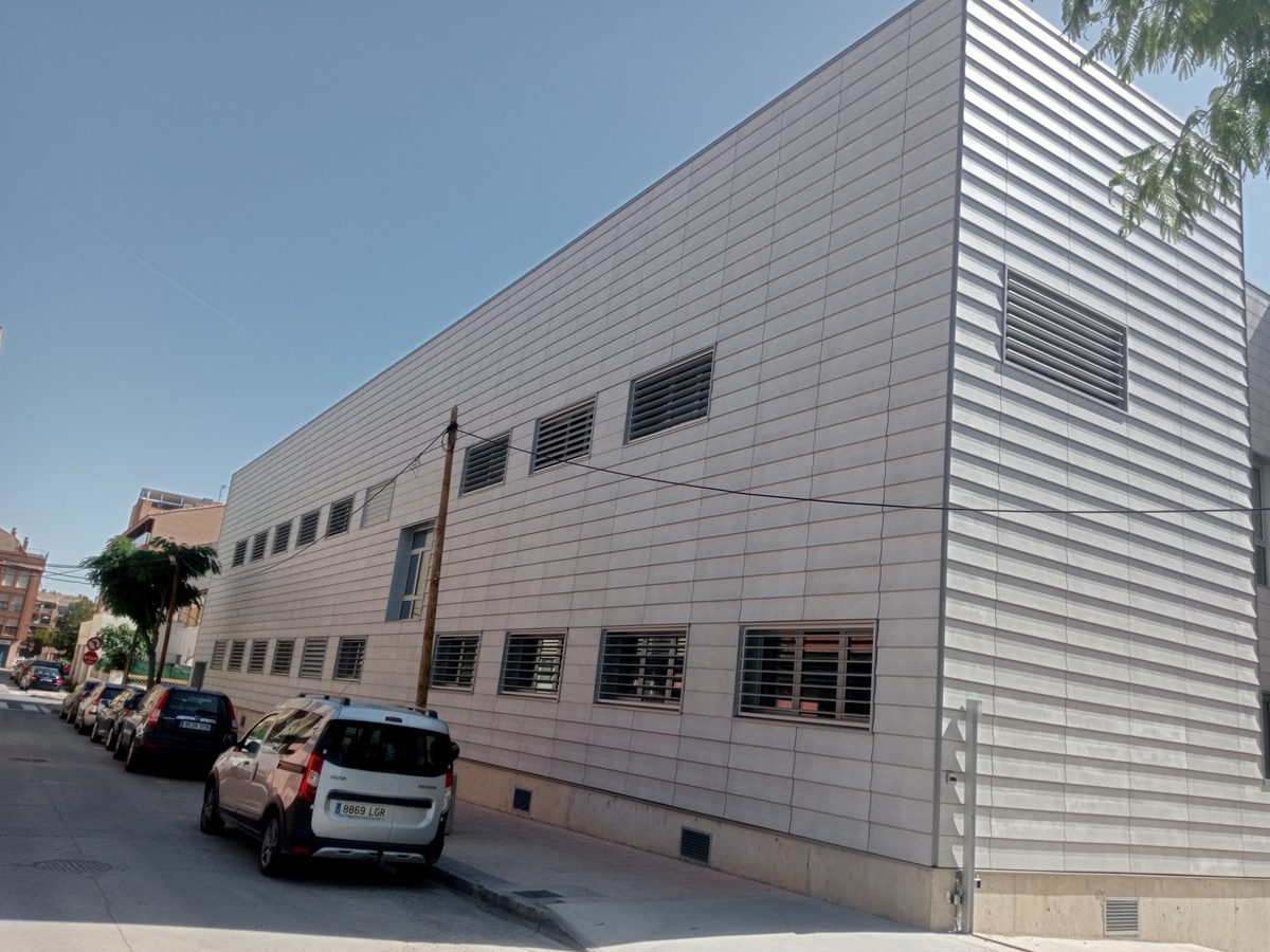 Fachada ventilada en obra de rehabilitacion ejecutada por Rubisa